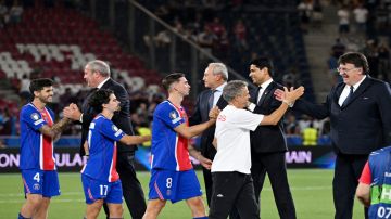 باريس سان جيرمان يهزم أستون فيلا 2-1 ويحتفظ بلقب كأس السوبر الأوروبية لكرة القدم