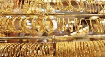 انخفاض أسعار الذهب محليا إلى 93.70 دينارا للغرام انخفاض أسعار الذهب محليا إلى 93.70 دينارا للغرام