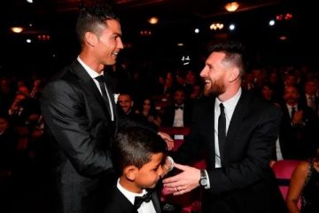 "كن قوياً يا ليو"  ..  رونالدو يعزي ميسي في وفاة والده