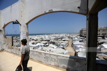 الاحتلال يواصل خرق التهدئة بإطلاق نار مكثف على غزة الاحتلال يواصل خرق التهدئة بإطلاق نار مكثف على غزة