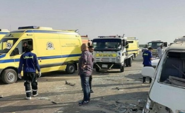 مصر.. حادث تصادم مروع يصيب 14 عاملا مصر.. حادث تصادم مروع يصيب 14 عاملا