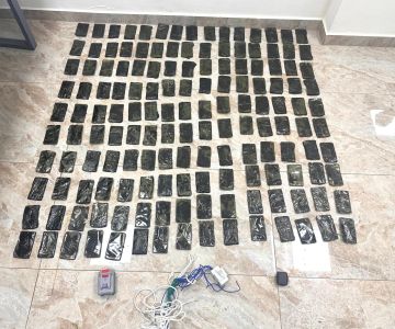 الجيش يحبط عملية تهريب كبيرة للمخدرات بواسطة بالون موجه الجيش يحبط عملية تهريب كبيرة للمخدرات بواسطة بالون موجه
