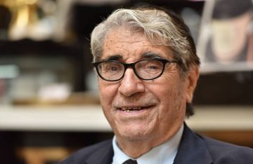 صلاح تيزاني يطمئن جمهوره ويرد على شائعات مرضه صلاح تيزاني يطمئن جمهوره ويرد على شائعات مرضه