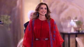 الملكة رانيا تهنئ الأميرة إيمان بقدوم مولودتيها الملكة رانيا تهنئ الأميرة إيمان بقدوم مولودتيها