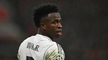 فينيسيوس يصدم جماهير ريال مدريد بحذف صور "إنستغرام"