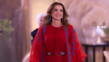 الملكة رانيا تهنئ الأميرة إيمان بقدوم مولودتيها الملكة رانيا تهنئ الأميرة إيمان بقدوم مولودتيها