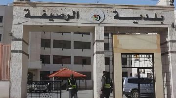 حملة لإزالة المركبات المهملة والمعطلة في الرصيفة حملة لإزالة المركبات المهملة والمعطلة في الرصيفة