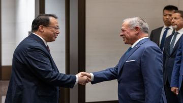 الملك يلتقي عمدة مدينة شنغهاي الملك يلتقي عمدة مدينة شنغهاي