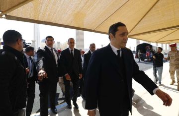 علاء مبارك يعلق على الوعكة الصحية للإعلامي أحمد موسى علاء مبارك يعلق على الوعكة الصحية للإعلامي أحمد موسى