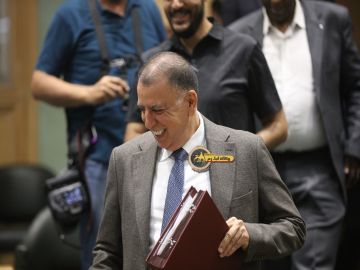 جلبة واعتراض نيابي بعد حديث العرموطي عن الحكام الإداريين - فيديو جلبة واعتراض نيابي بعد حديث العرموطي عن الحكام الإداريين - فيديو
