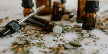 طرق طبيعية للتخلص من حشرة أم أربعة وأربعين طرق طبيعية للتخلص من حشرة أم أربعة وأربعين