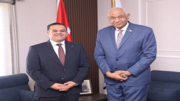 مدير مهرجان جرش يلتقي السفير السوداني مدير مهرجان جرش يلتقي السفير السوداني