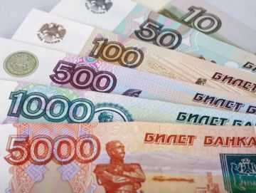 المركزي الروسي يرفع سعر الروبل أمام الدولار واليوان المركزي الروسي يرفع سعر الروبل أمام الدولار واليوان