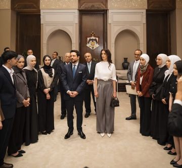 ولي العهد يستقبل أوائل الثانوية العامة- صور وفيديو ولي العهد يستقبل أوائل الثانوية العامة- صور وفيديو