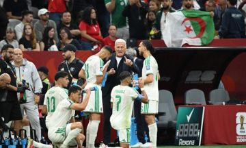 مفاجأة ..  مدرب لاتيني يطرق أبواب منتخب الجزائر