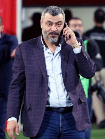 الصقور يتنازل عن مستحقاته المالية لنادي الوحدات