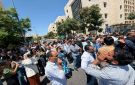 موظفو الملك حسين للأعمال يحتجون على رسوم المواقف