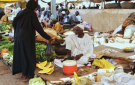 سقوط حر للجنيه السوداني يفاقم المعاناة الانسانية ويشعل الاسعار