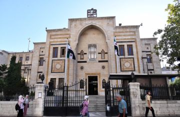 وزير الأوقاف السوري يثير الجدل بتصريح صادم: الوزارة متل شحاطتي وزير الأوقاف السوري يثير الجدل بتصريح صادم: الوزارة متل شحاطتي