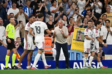الإيقاف يحرم ريال مدريد من ثلاثة لاعبين أمام إنتر في دوري الأبطال الإيقاف يحرم ريال مدريد من ثلاثة لاعبين أمام إنتر في دوري الأبطال