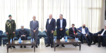 مندوبا عن الملك وولي العهد.. العيسوي يعزي الغرايبة وشحادة مندوبا عن الملك وولي العهد.. العيسوي يعزي الغرايبة وشحادة