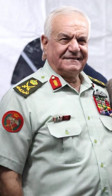الحنيطي يستقبل المهنئين بترفيعه إلى رتبة فريق الخميس الحنيطي يستقبل المهنئين بترفيعه إلى رتبة فريق الخميس
