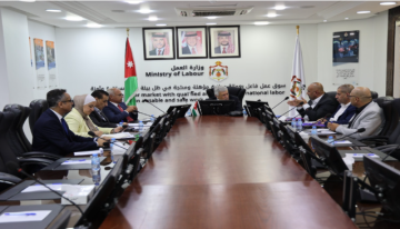 وزير العمل يوجه بتعزيز التعاون مع نقابة مكاتب استقدام العاملين في المنازل وزير العمل يوجه بتعزيز التعاون مع نقابة مكاتب استقدام العاملين في المنازل