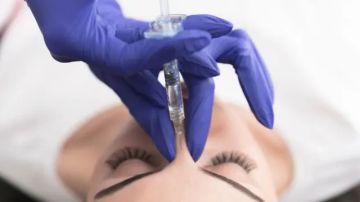 طبيب تركي يحذر من جراحات التجميل للمراهقين طبيب تركي يحذر من جراحات التجميل للمراهقين