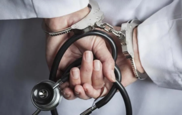 ضبط طبيب بيطري مشهور من جنسية عربية اثناء خروجه من الاردن ضبط طبيب بيطري مشهور من جنسية عربية اثناء خروجه من الاردن