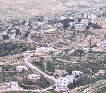 أهالي الطيبة بالكرك يطالبون برفع تصنيف الأراضي المنزلقة ويلوحون بخطوات تصعيدية أهالي الطيبة بالكرك يطالبون برفع تصنيف الأراضي المنزلقة ويلوحون بخطوات تصعيدية