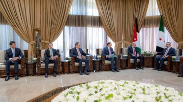 الصفدي والشيباني يبحثان تنفيذ خريطة الطريق لحل أزمة السويداء واستقرار الجنوب السوري الصفدي والشيباني يبحثان تنفيذ خريطة الطريق لحل أزمة السويداء واستقرار الجنوب السوري