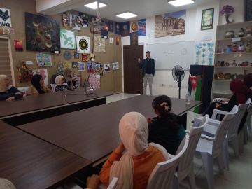 ورشة تدريبية حول الإدارة والقيادة بالقدوة في مركز شباب وشابات كفر الماء