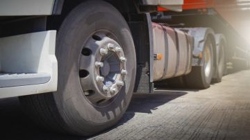 الصناعة والتجارة توضح أهمية الميناء البري في معان الصناعة والتجارة توضح أهمية الميناء البري في معان