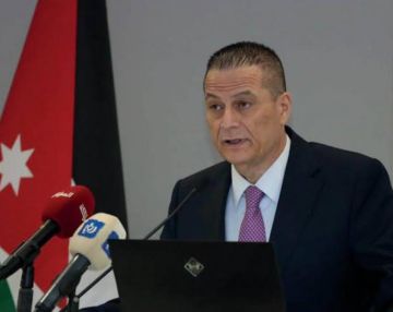 تجديد تعيين عادل شركس محافظا للبنك المركزي تجديد تعيين عادل شركس محافظا للبنك المركزي