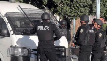 خلاف عائلي يتحول إلى مذبحة .. رجل يقتل زوجته ويصيب 3 بالرصاص في تونس خلاف عائلي يتحول إلى مذبحة .. رجل يقتل زوجته ويصيب 3 بالرصاص في تونس