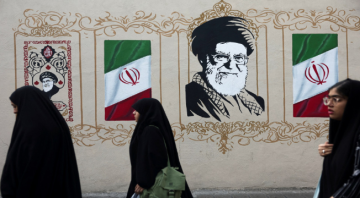 تراجع صادرات النفط والريال عند قاع جديد.. الضغوط الأميركية تخنق شرايين الاقتصاد الإيراني تراجع صادرات النفط والريال عند قاع جديد.. الضغوط الأميركية تخنق شرايين الاقتصاد الإيراني