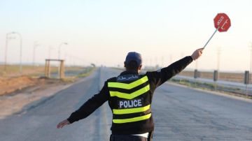 الدوريات الخارجية تضبط سرعات قياسية على طريق الزرقاء - الأزرق الدوريات الخارجية تضبط سرعات قياسية على طريق الزرقاء - الأزرق