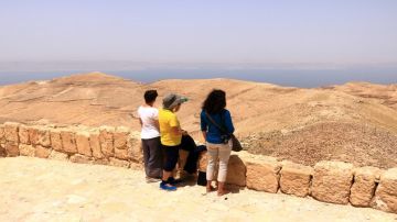 خلال 7 شهور .. نحو 9 آلاف زائر لموقع مكاور الأثري الذي يحتضن اليوم فعالية لتعزيز موقعه السياحي خلال 7 شهور .. نحو 9 آلاف زائر لموقع مكاور الأثري الذي يحتضن اليوم فعالية لتعزيز موقعه السياحي