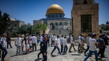 مستوطنون يقتحمون المسجد الاقصى خلال عيد الغفران مستوطنون يقتحمون المسجد الاقصى خلال عيد الغفران