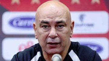 المركب يغرق .. هل انقلب نجوم منتخب مصر على حسام حسن؟ المركب يغرق .. هل انقلب نجوم منتخب مصر على حسام حسن؟