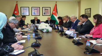 وزير النقل يبحث مع لجنة الخدمات العامة في الأعيان خطط تطوير منظومة النقل وزير النقل يبحث مع لجنة الخدمات العامة في الأعيان خطط تطوير منظومة النقل