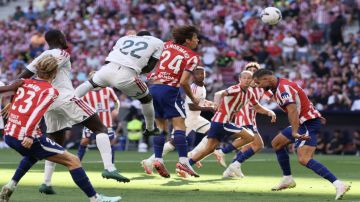 ريال مدريد يسقط أمام أتليتكو بديربي الدوري الإسباني ريال مدريد يسقط أمام أتليتكو بديربي الدوري الإسباني