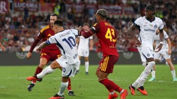 بالفيديو رغم الريمونتادا .. روما يتصدر الدوري الايطالي بعد تعادل مثير مع انتر بالفيديو رغم الريمونتادا .. روما يتصدر الدوري الايطالي بعد تعادل مثير مع انتر