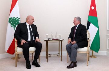 الملك يلتقي الرئيس اللبناني في فرنسا الملك يلتقي الرئيس اللبناني في فرنسا