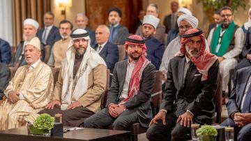 ولي العهد يكرم قيادات مشاركة في أعمال مؤتمر مؤسسة آل البيت الملكية للفكر الإسلامي ولي العهد يكرم قيادات مشاركة في أعمال مؤتمر مؤسسة آل البيت الملكية للفكر الإسلامي