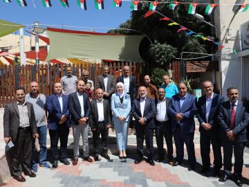 وزيرة التنمية الاجتماعية تطلع على خدمات مركز التأهيل المجتمعي في مخيم الوحدات وزيرة التنمية الاجتماعية تطلع على خدمات مركز التأهيل المجتمعي في مخيم الوحدات