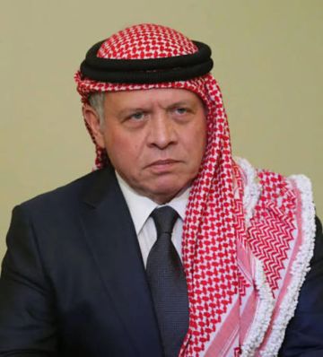 الملك يعزي نائب رئيس دولة الإمارات بوفاة شقيقه الملك يعزي نائب رئيس دولة الإمارات بوفاة شقيقه