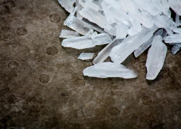 ضبط 1244 بين تاجر ومتعاط وحائز لمادة الكريستال خلال 5 أسابيع ضبط 1244 بين تاجر ومتعاط وحائز لمادة الكريستال خلال 5 أسابيع