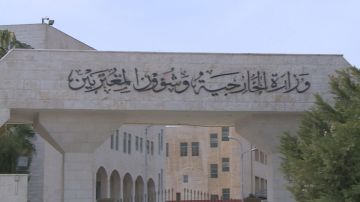 فريق من السفارة الأردنية في القاهرة يتوجه إلى نويبع لمتابعة المصابين ونقل جثامين أردنيين فريق من السفارة الأردنية في القاهرة يتوجه إلى نويبع لمتابعة المصابين ونقل جثامين أردنيين