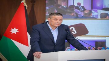 توقعات بتجديد تعيين عادل الشركس محافظا للبنك المركزي الأردني توقعات بتجديد تعيين عادل الشركس محافظا للبنك المركزي الأردني